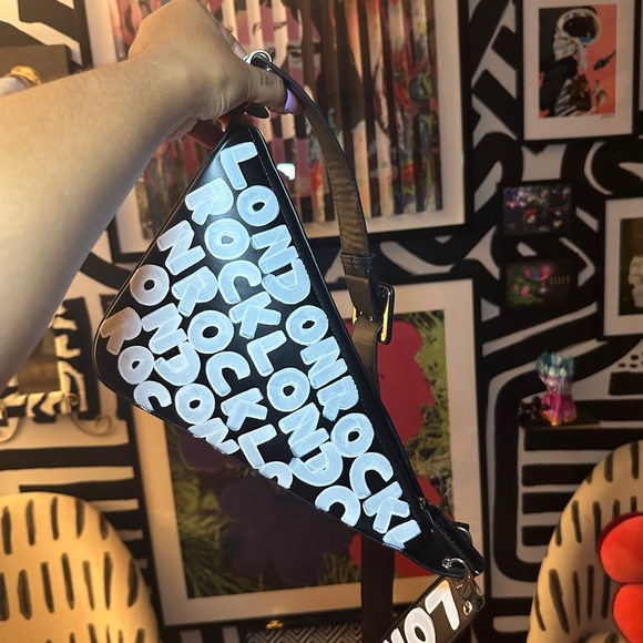 LONDON ROCK HANDPAINTED ACUTE CROSSBODY - Picture 3 of 9